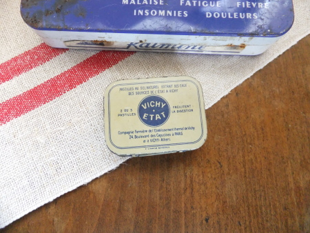 Vichy ミニミニ　Tin缶 * フランス ブロカント　アンティーク雑貨