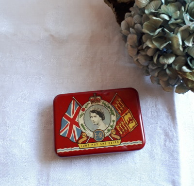 エリザベス女王即位記念 OXOミニ Tin缶　*　ヴィンテージ ティン缶 　アンティーク雑貨