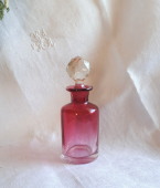 クランベリーガラス パフュームボトル　 イギリス アンティーク　香水瓶