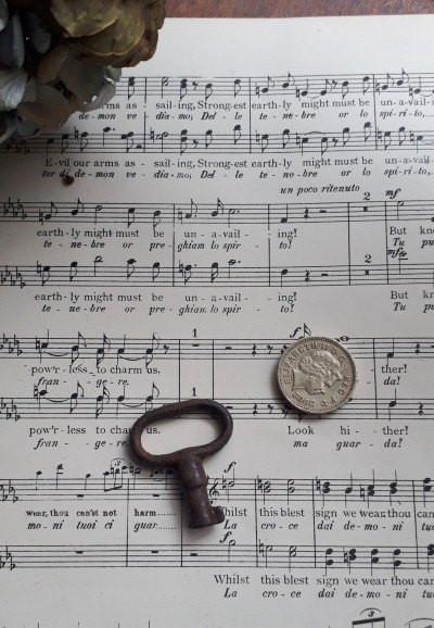 フランス 田舎の雰囲気 小さなアンティークキー * ヴィンテージ 　鍵　古い鍵　ブロカント