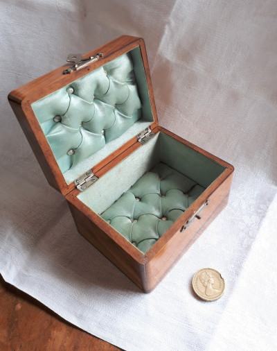  モシュリンヌ　Vichy ジュエリーボックス　*　フランス アンティーク　木箱　オリーブ材